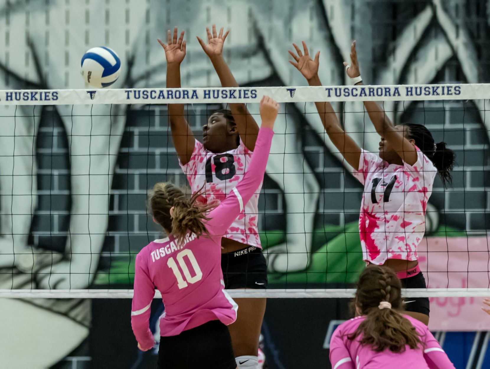 THS v BRHS dig pink_13.jpg